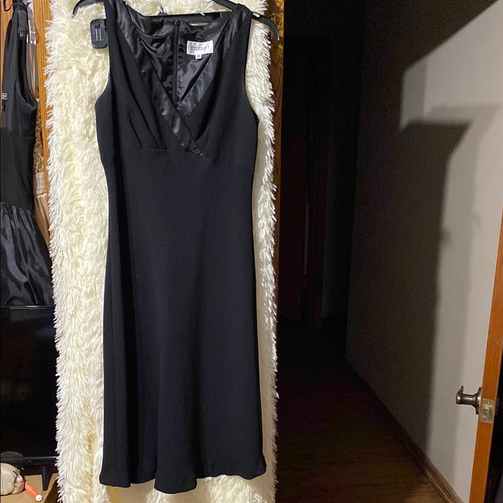 Studio 1 Women’s Black Dress With Satin Trim. Size 10